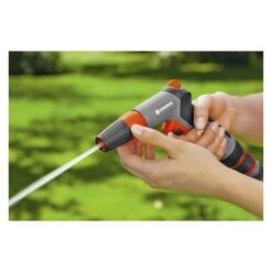 Classic Reinigingspistool Gardena -Tuingereedschap Winkel classic reinigingspistool gardena g18301 classic reinigingspistool gardena is een spuitpistool met flow control biedt alles wat 1 2