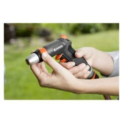 Gardena Premium Spuitpistool Metaal 11 Gardena Premium Spuitpistool Metaal -Tuingereedschap Winkel gardena premium spuitpistool metaal g18305 gardena premium spuitpistool metaal is geschikt voor zowel reinigen als bewateren de 1 3